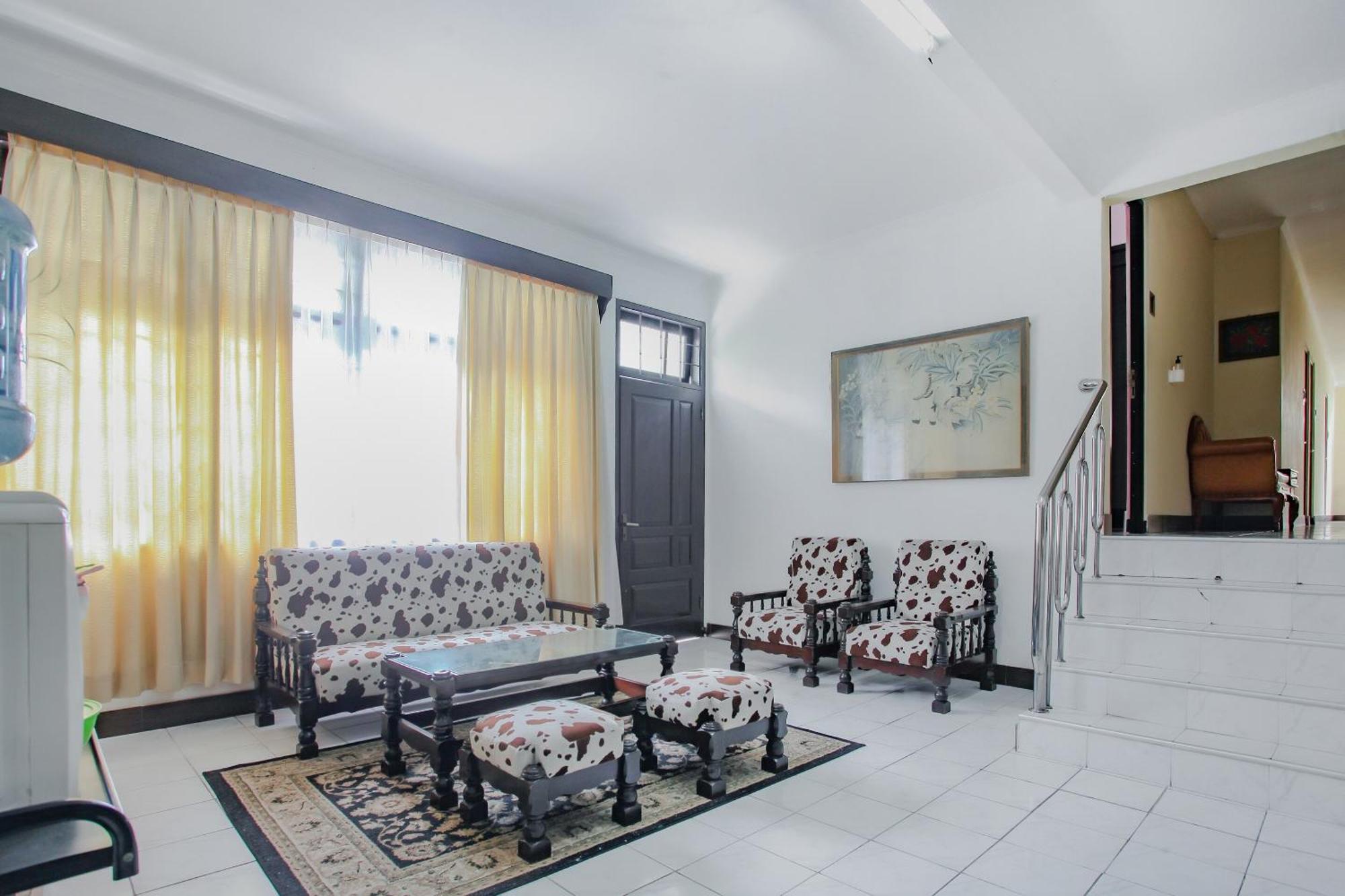 בוגור Oyo Life 90091 Wisma Pakuan Syariah מראה חיצוני תמונה