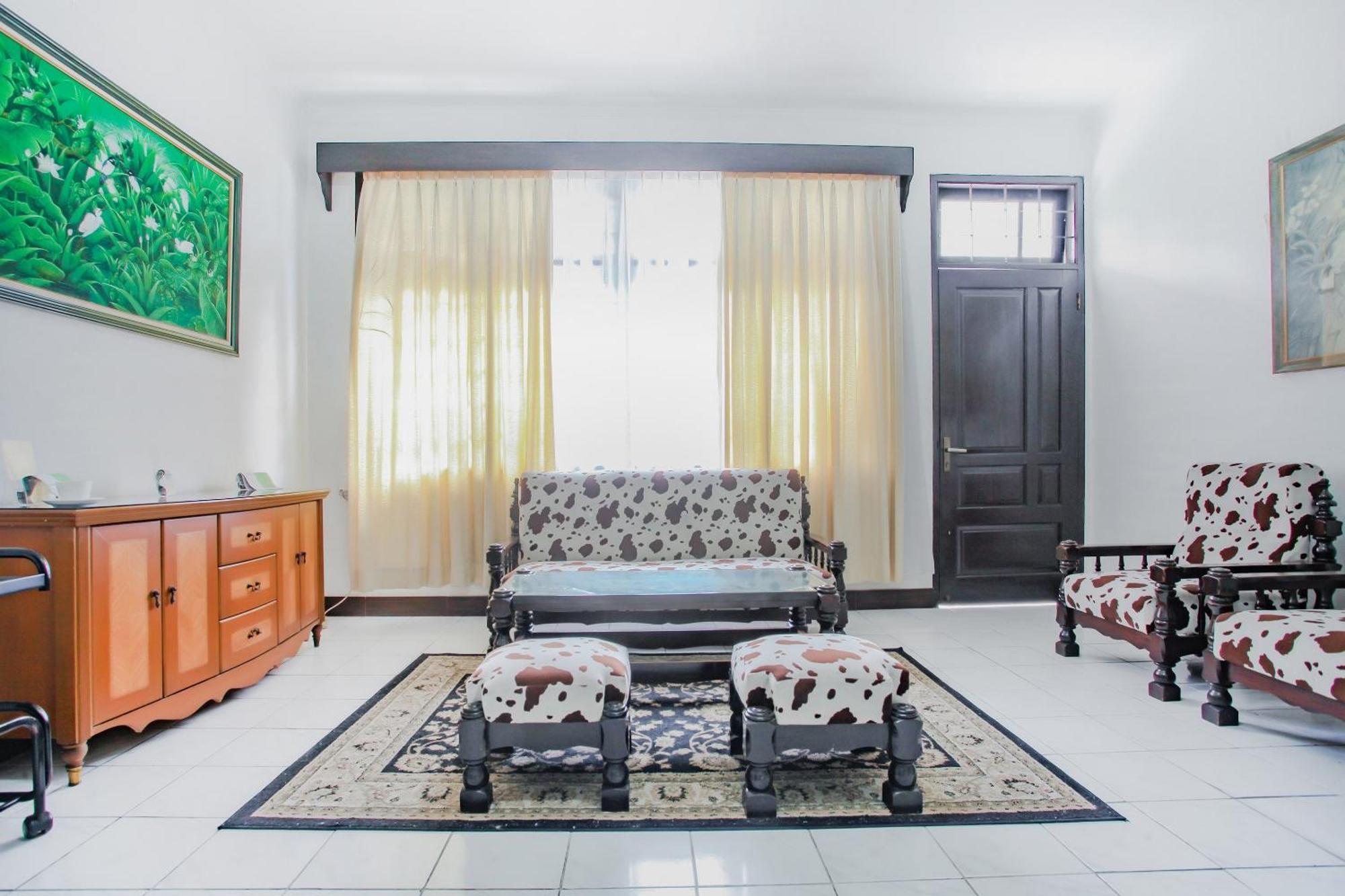 בוגור Oyo Life 90091 Wisma Pakuan Syariah מראה חיצוני תמונה